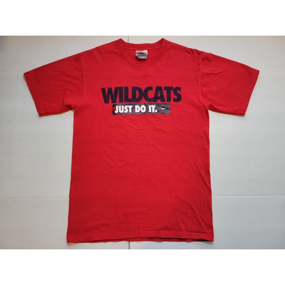 NCAA Arizona Wildcats NIKE Team Just Do It Red Shirt On The Hardwood Mens Small